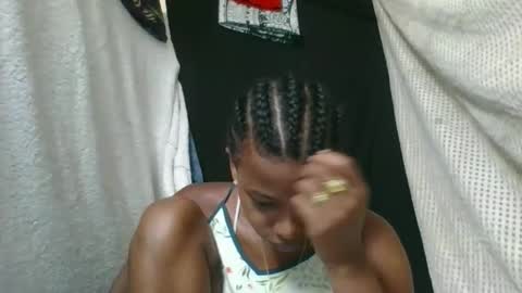 Snapshot of honeria98 chatting on February 20, 6:37 am honeria98 online show from February 20, 6:37 am
