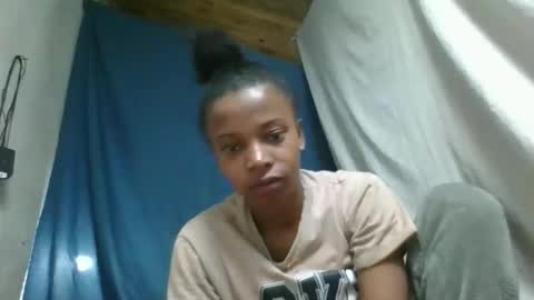 Snapshot of honeria98 chatting on March 16, 4:22 pm honeria98 online show from March 16, 4:22 pm