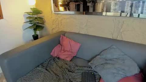 honey  monroe online show from December 1, 10:15 pm