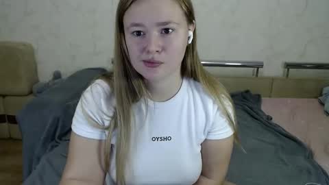 honey_caramelle online show from December 12, 8:21 pm