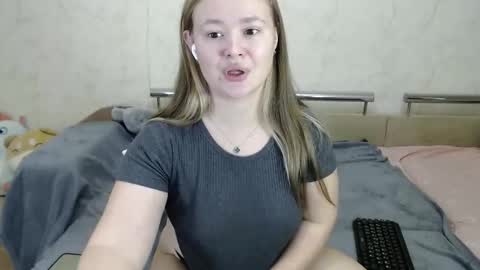 honey_caramelle online show from January 11, 5:07 pm