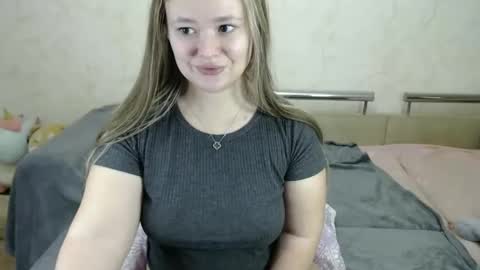 honey_caramelle online show from January 18, 7:37 pm