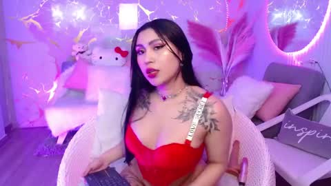 honey_doll_x online show from April 15, 4:08 am