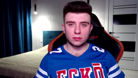 Snapshot of honey_furry chatting on December 21, 7:27 pm Wolfy online show from December 21, 7:27 pm