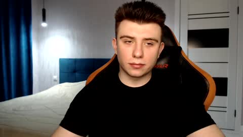 Snapshot of honey_furry chatting on December 26, 5:30 pm Wolfy online show from December 26, 5:30 pm