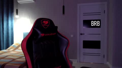 Snapshot of honey_furry chatting on February 18, 9:09 pm Wolfy online show from February 18, 9:09 pm