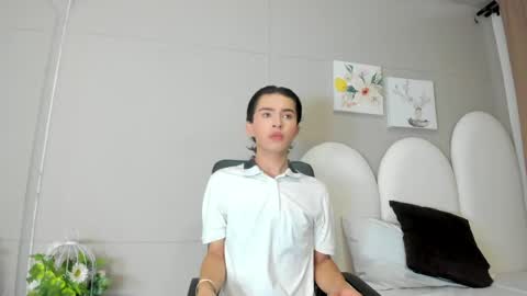 honey_hex_ online show from May 11, 4:04 pm
