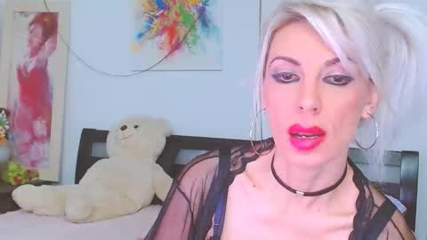 honey_lara online show from January 11, 11:43 pm