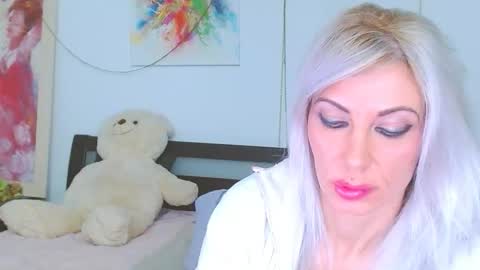 honey_lara online show from February 5, 1:54 am