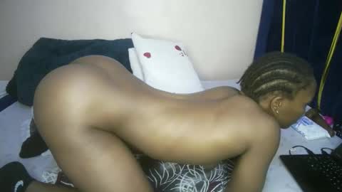 honey_nubia0 online show from March 14, 11:15 am