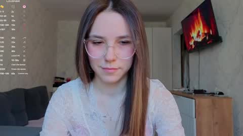 honey_peachy online show from May 8, 7:25 am