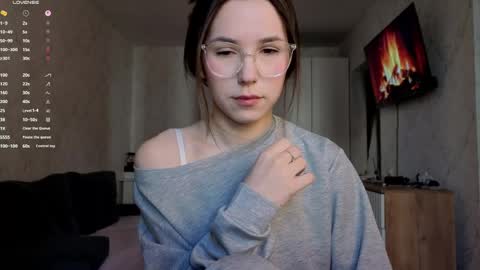 honey_peachy online show from May 9, 11:48 am