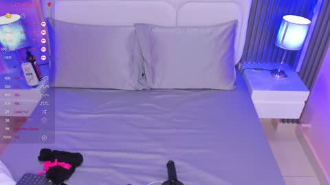 Snapshot of honey_sofii_ chatting on March 7, 11:07 am honey_sofii_ online show from March 7, 11:07 am