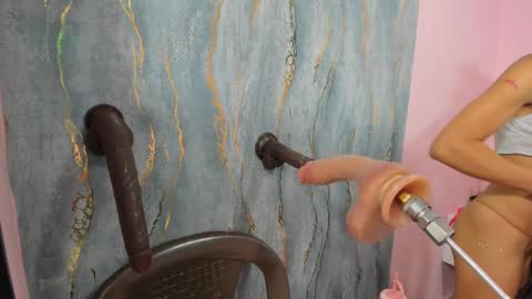 Snapshot of honey_sofii_ chatting on September 23, 11:35 am honey_sofii_ online show from September 23, 11:35 am