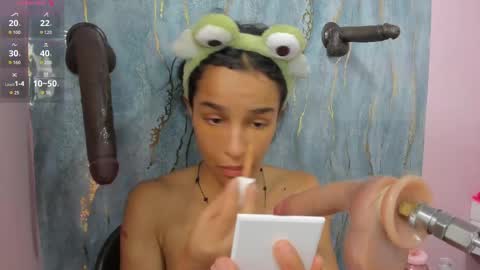 Snapshot of honey_sofii_ chatting on September 25, 11:36 am honey_sofii_ online show from September 25, 11:36 am