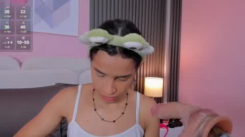 Snapshot of honey_sofii_ chatting on October 2, 11:39 am honey_sofii_ online show from October 2, 11:39 am