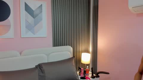 Snapshot of honey_sofii_ chatting on October 3, 11:18 am honey_sofii_ online show from October 3, 11:18 am