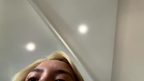 Snapshot of honey_sunshine chatting on August 2, 7:40 am Jenyanew vid how I squirt in forest in bio online show from August 2, 7:40 am