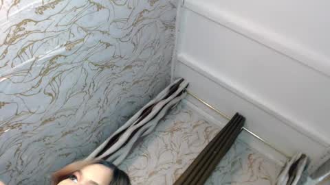 honey_swellens online show from September 18, 5:04 pm