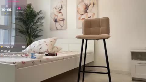 Mia online show from April 11, 7:45 am