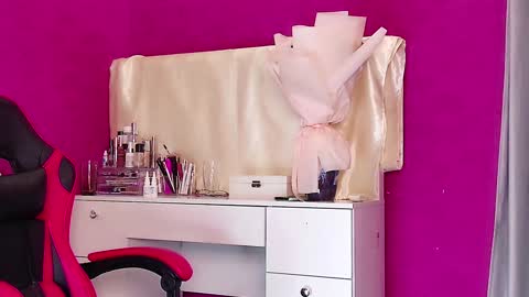 yani  online show from December 19, 10:00 pm