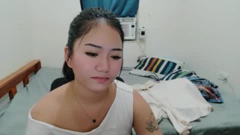 Snapshot of honeyafterdark_ chatting on June 13, 10:02 am HoneyAfterDark online show from June 13, 10:02 am