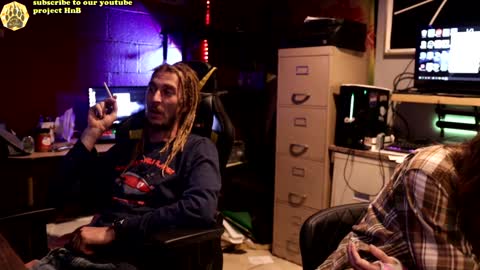 Snapshot of honeyand_thebear chatting on December 3, 4:25 am Honey and Bear online show from December 3, 4:25 am