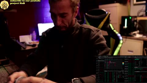 Snapshot of honeyand_thebear chatting on December 4, 1:53 pm Honey and Bear online show from December 4, 1:53 pm