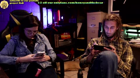 Snapshot of honeyand_thebear chatting on January 10, 3:07 am Honey and Bear online show from January 10, 3:07 am