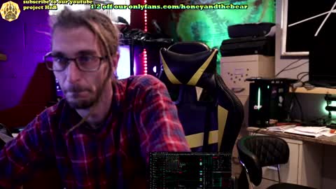 Snapshot of honeyand_thebear chatting on February 5, 3:52 pm Honey and Bear online show from February 5, 3:52 pm