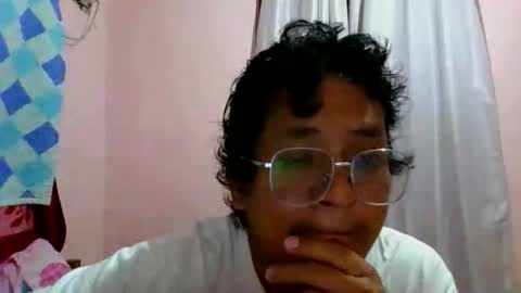 Snapshot of honeybee_xq chatting on May 16, 4:28 pm Honeybee online show from May 16, 4:28 pm