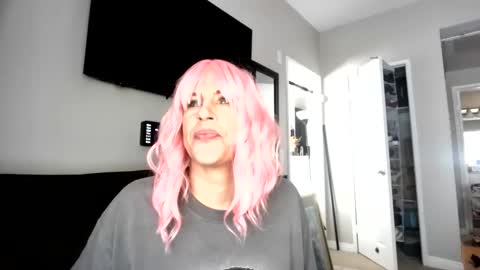 Snapshot of honeybunny42069 chatting on May 28, 8:17 pm honeybunny42069 online show from May 28, 8:17 pm