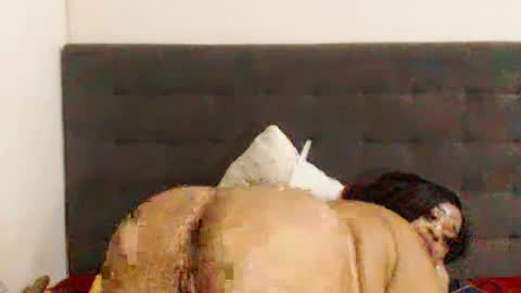 Snapshot of honeydropsxx2 chatting on February 12, 2:24 am honeydropsxx2 online show from February 12, 2:24 am