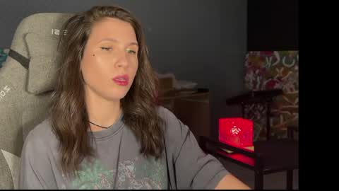 Snapshot of honeyed_hazze chatting on June 2, 7:16 pm honeyed_hazze online show from June 2, 7:16 pm