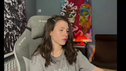 Snapshot of honeyed_hazze chatting on June 9, 6:19 pm honeyed_hazze online show from June 9, 6:19 pm