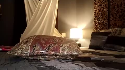 Honey online show from December 12, 12:22 pm