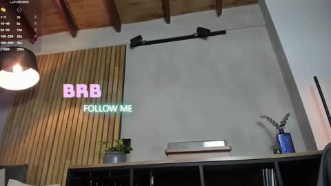 Sofia independent model online show from March 8, 11:27 am