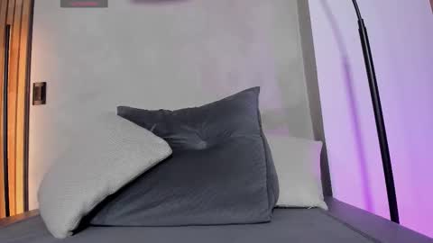 Sofia independent model online show from September 15, 11:21 am