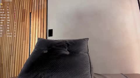 Sofia independent model online show from January 19, 11:47 am