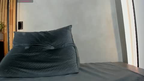 Sofia independent model online show from February 7, 11:47 am