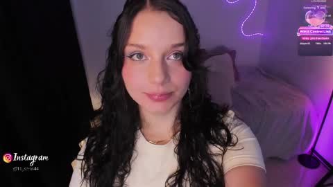 Snapshot of honeymoontea chatting on April 28, 8:47 pm online show from April 28, 8:47 pm