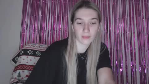 honeyveil online show from February 18, 1:07 pm