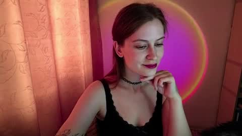 Snapshot of honeyy_bun chatting on May 6, 11:15 am honeyy_bun online show from May 6, 11:15 am