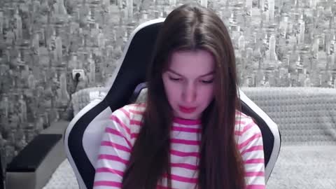 Snapshot of honeyynancyy chatting on December 2, 10:50 am Nancy online show from December 2, 10:50 am