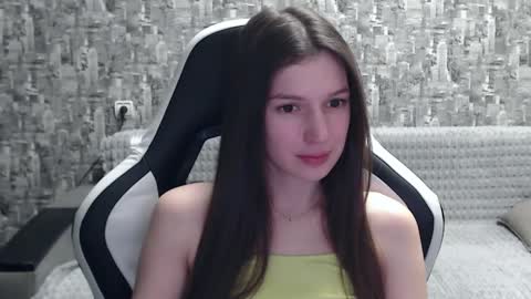Snapshot of honeyynancyy chatting on January 3, 4:27 pm Nancy online show from January 3, 4:27 pm