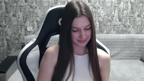Snapshot of honeyynancyy chatting on February 1, 2:24 pm Nancy online show from February 1, 2:24 pm