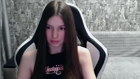 Snapshot of honeyynancyy chatting on February 25, 6:53 pm Nancy online show from February 25, 6:53 pm