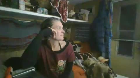 hoodoou online show from February 11, 2:49 am