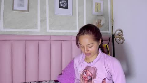 holly online show from January 7, 8:55 pm