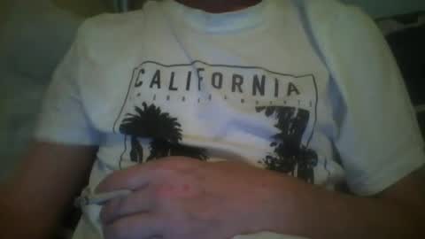 Snapshot of hooper37 chatting on January 6, 10:47 pm Hooper39 online show from January 6, 10:47 pm